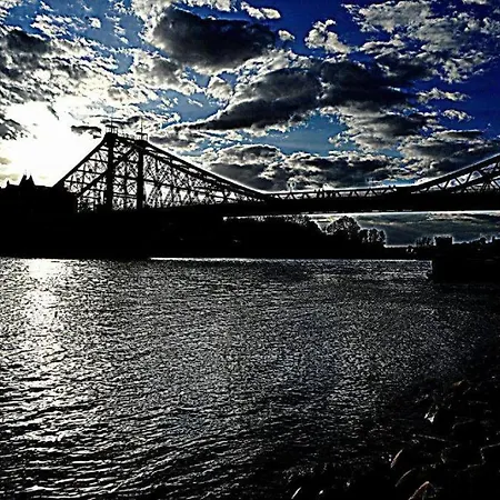 Laubegast Apartman *