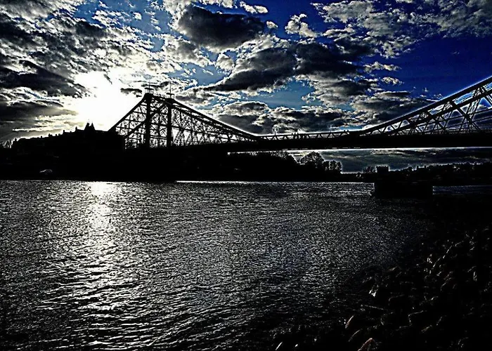 Laubegast Apartament *